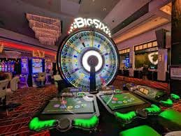Filipino player browsing 777vip slot games on a smartphone